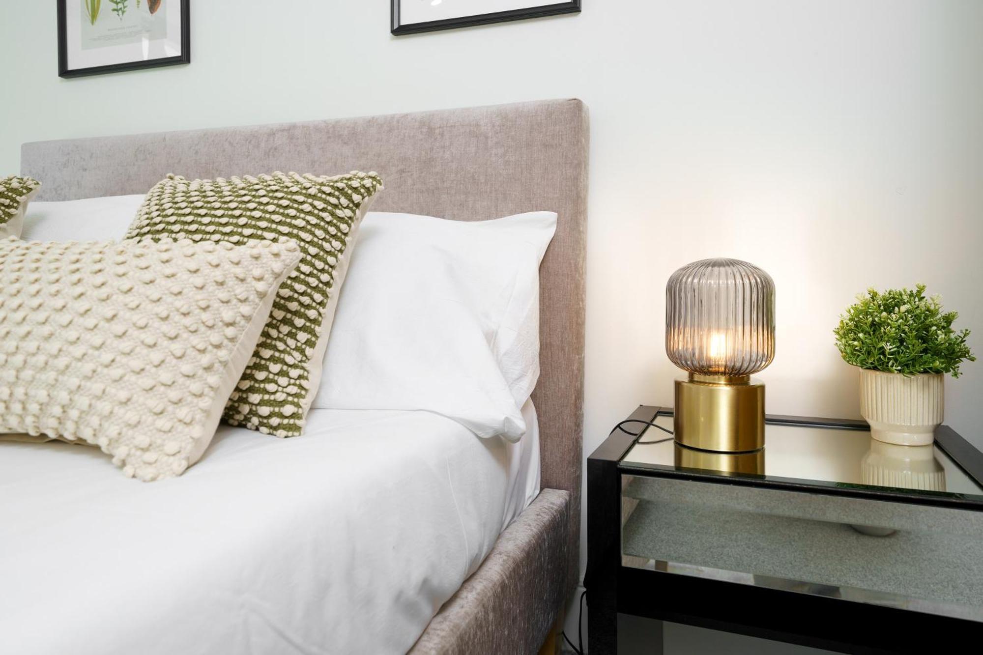 Modern 3 Bed 2 Bath Apartment Hyde Park ลอนดอน ภายนอก รูปภาพ