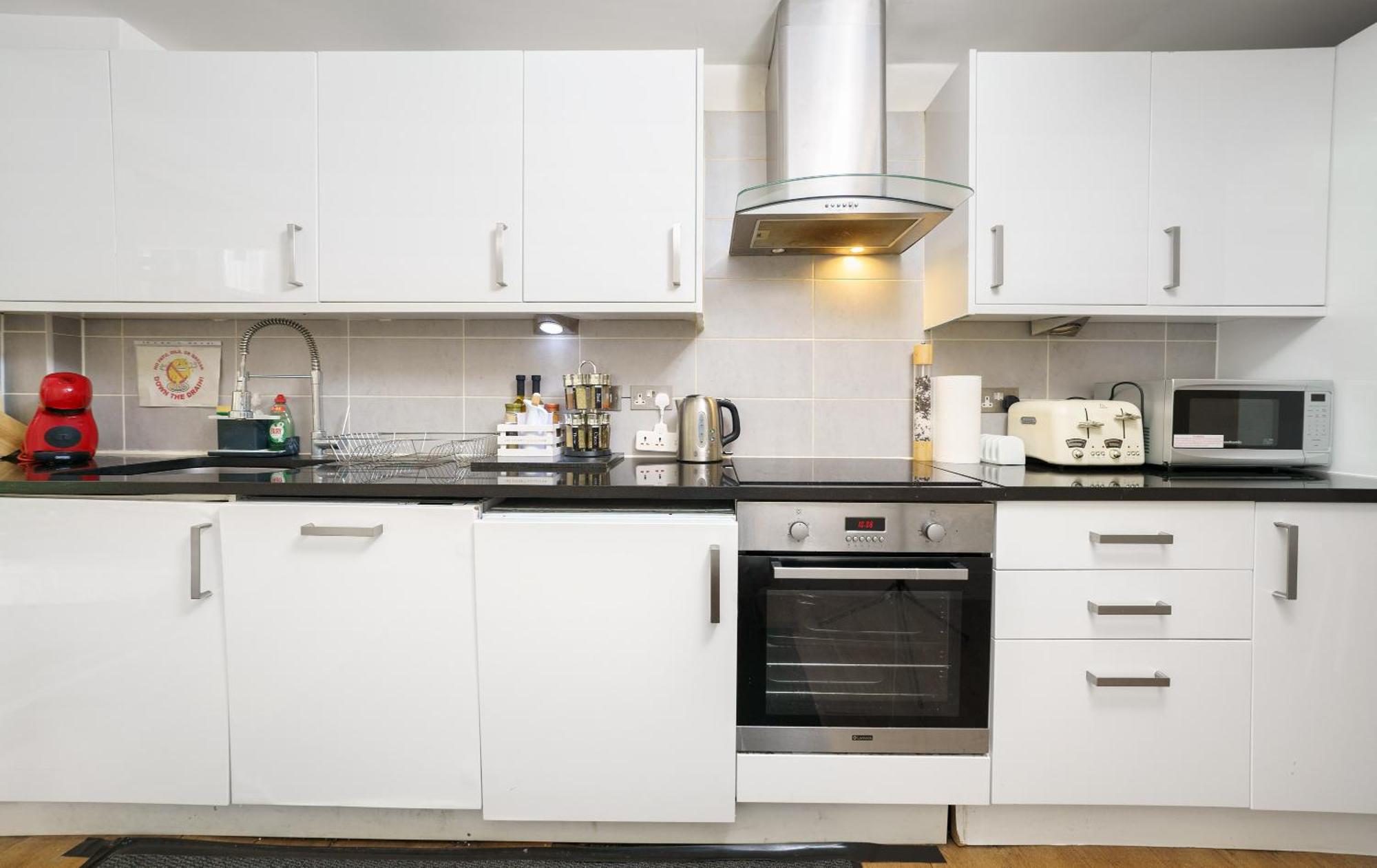 Modern 3 Bed 2 Bath Apartment Hyde Park ลอนดอน ภายนอก รูปภาพ