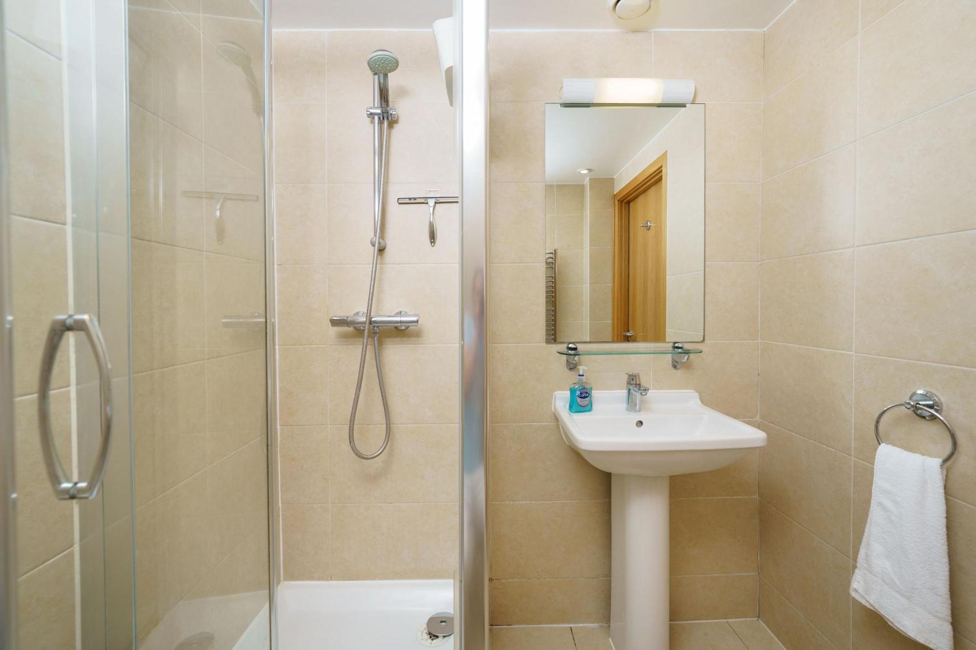 Modern 3 Bed 2 Bath Apartment Hyde Park ลอนดอน ภายนอก รูปภาพ